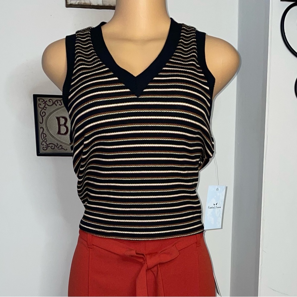 NWT SWEATER SLEEVELESS SIZE XL
